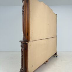 Rokoko stiliaus drožinėtas riešutmedžio dviejų dalių bufetas 49x251x239 cm