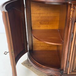 Rokoko stiliaus drožinėtas riešutmedžio dviejų dalių bufetas 49x251x239 cm