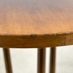 Apvalus riešutmedžio staliukas 40x40x56 cm