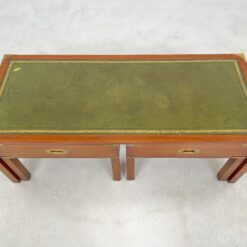 Riešutmedžio staliukai odiniais stalviršiais 3 vnt. komplektas 48x115x44 cm