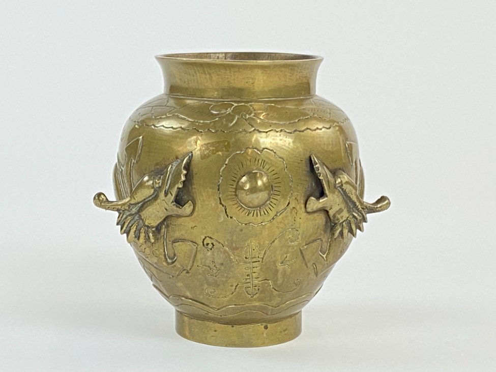 DN0056-vazonai-ir-vazos-2 Žalvarinė rytietiška vaza su drakonų atvaizdu 13x14x14 cm