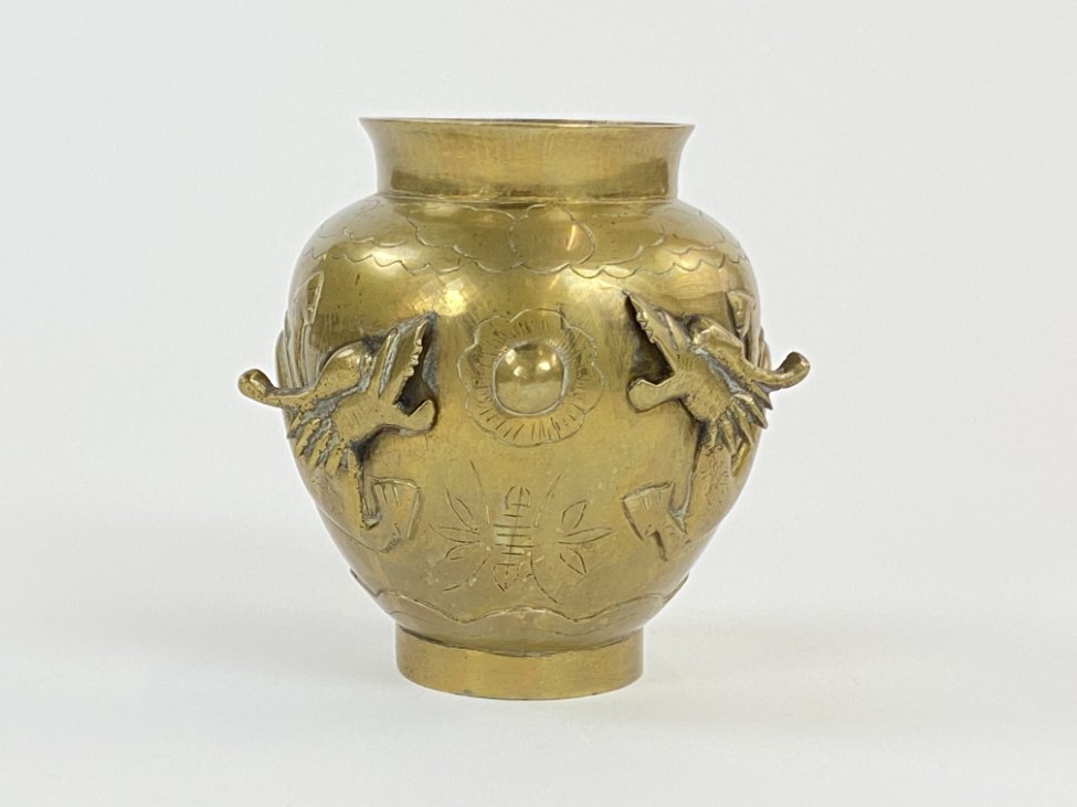 DN0057-vazonai-ir-vazos-2 Žalvarinė rytietiška vaza su drakonų atvaizdu 12,5×13,5×14 cm