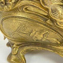 Art Nouveau stiliaus žalvarinis vazonas su moters atvaizdu 18x51x18 cm