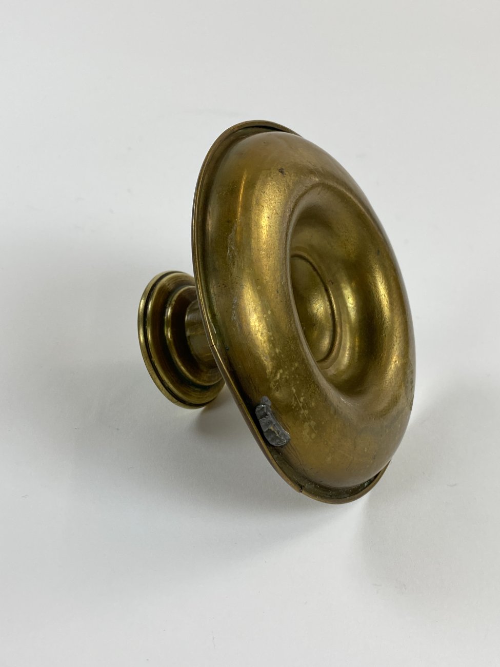 DN0060-zvakides-6 Žalvarinė žvakidė 12,5×12,5×6,5 cm