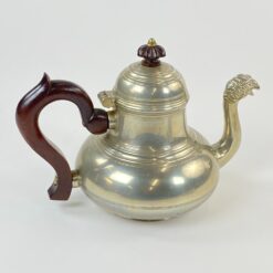 Prancūziškas arbatinuko, cukrinės, ąsotėlio ir padėklo servizas iš alavo