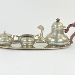 Prancūziškas arbatinuko, cukrinės, ąsotėlio ir padėklo servizas iš alavo