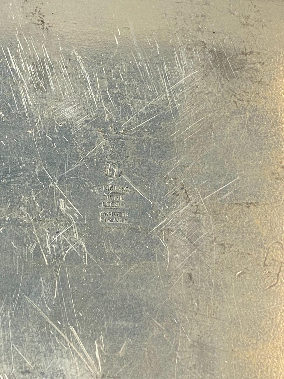 DN0063-servizai-5 Prancūziškas arbatinuko, cukrinės, ąsotėlio ir padėklo servizas iš alavo