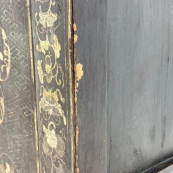 Senovinė juodos spalvos rytietiška komoda su piešiniais 56,5x123x178,5 cm