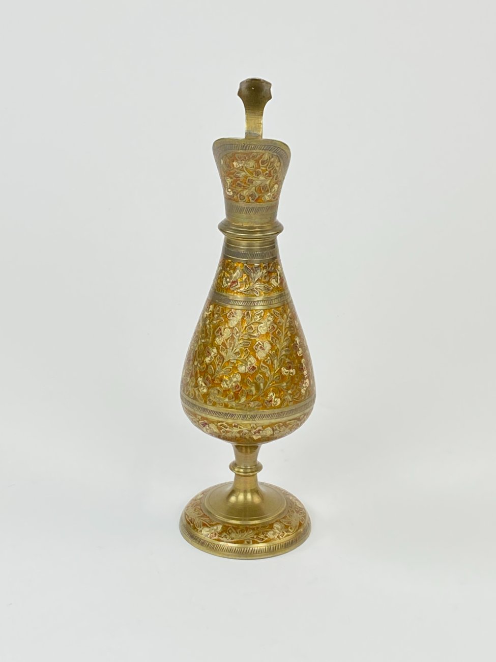 DN0087-vazonai-ir-vazos-3 Indiška žalvarinė vaza – ąsotėlis 7,5×10,5×24 cm