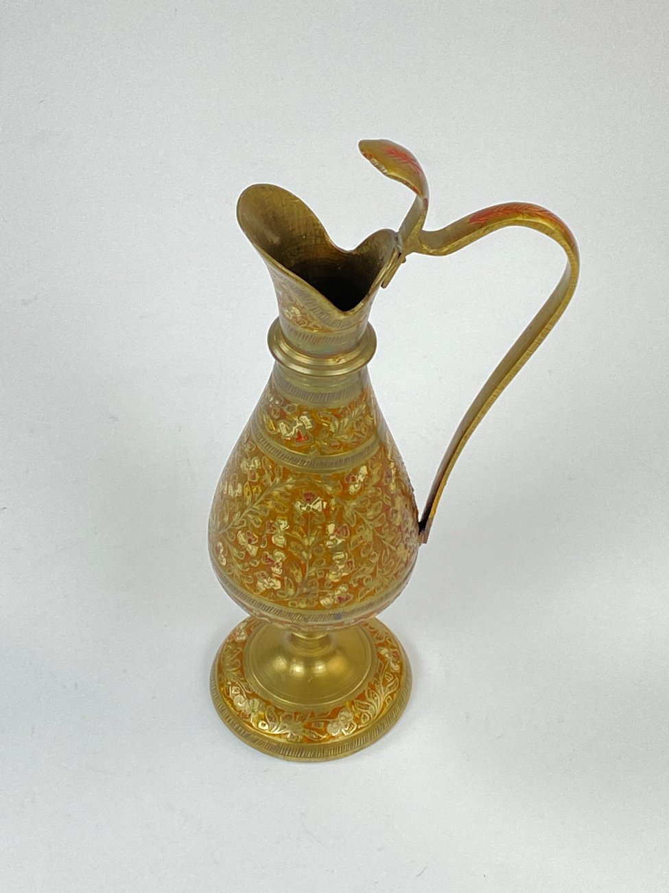 DN0087-vazonai-ir-vazos-5 Indiška žalvarinė vaza – ąsotėlis 7,5×10,5×24 cm