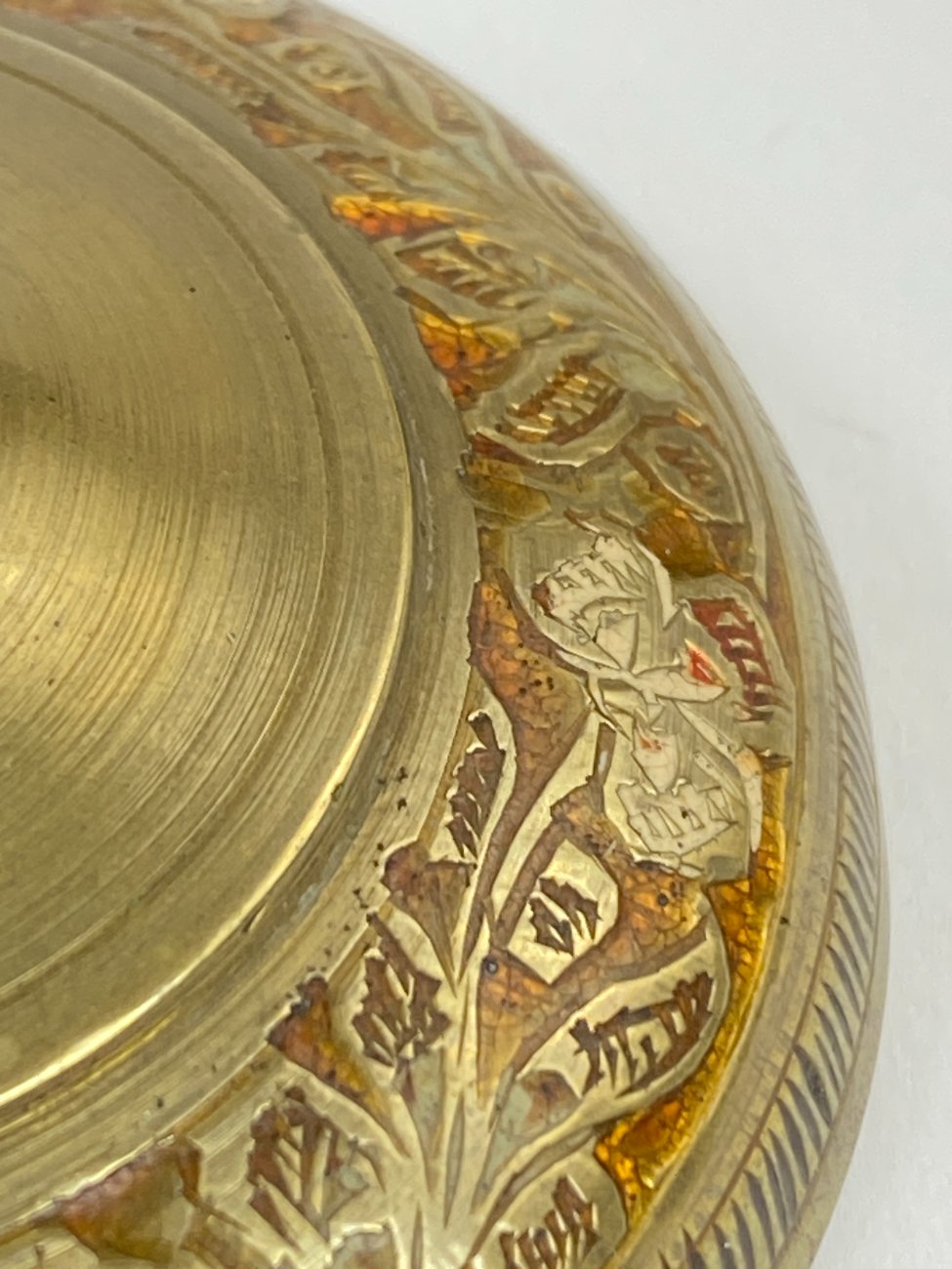 DN0087-vazonai-ir-vazos-8 Indiška žalvarinė vaza – ąsotėlis 7,5×10,5×24 cm