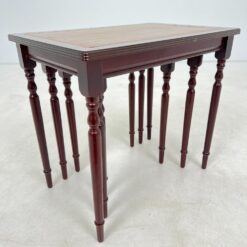 Raudonmedžio lizdiniai staliukai 3 vnt. komplektas 37×55,5×50,5 cm