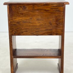 Ąžuolinė drožinėta konsolė su dviejais stalčiais ir lentynėle 33x63x81 cm