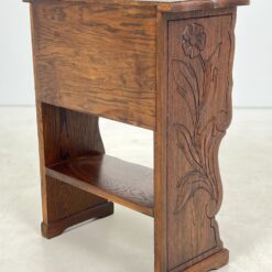 Ąžuolinė drožinėta konsolė su dviejais stalčiais ir lentynėle 33x63x81 cm