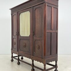 Ąžuolinė drožinėta trijų durų knygų spinta 50x168x179 cm