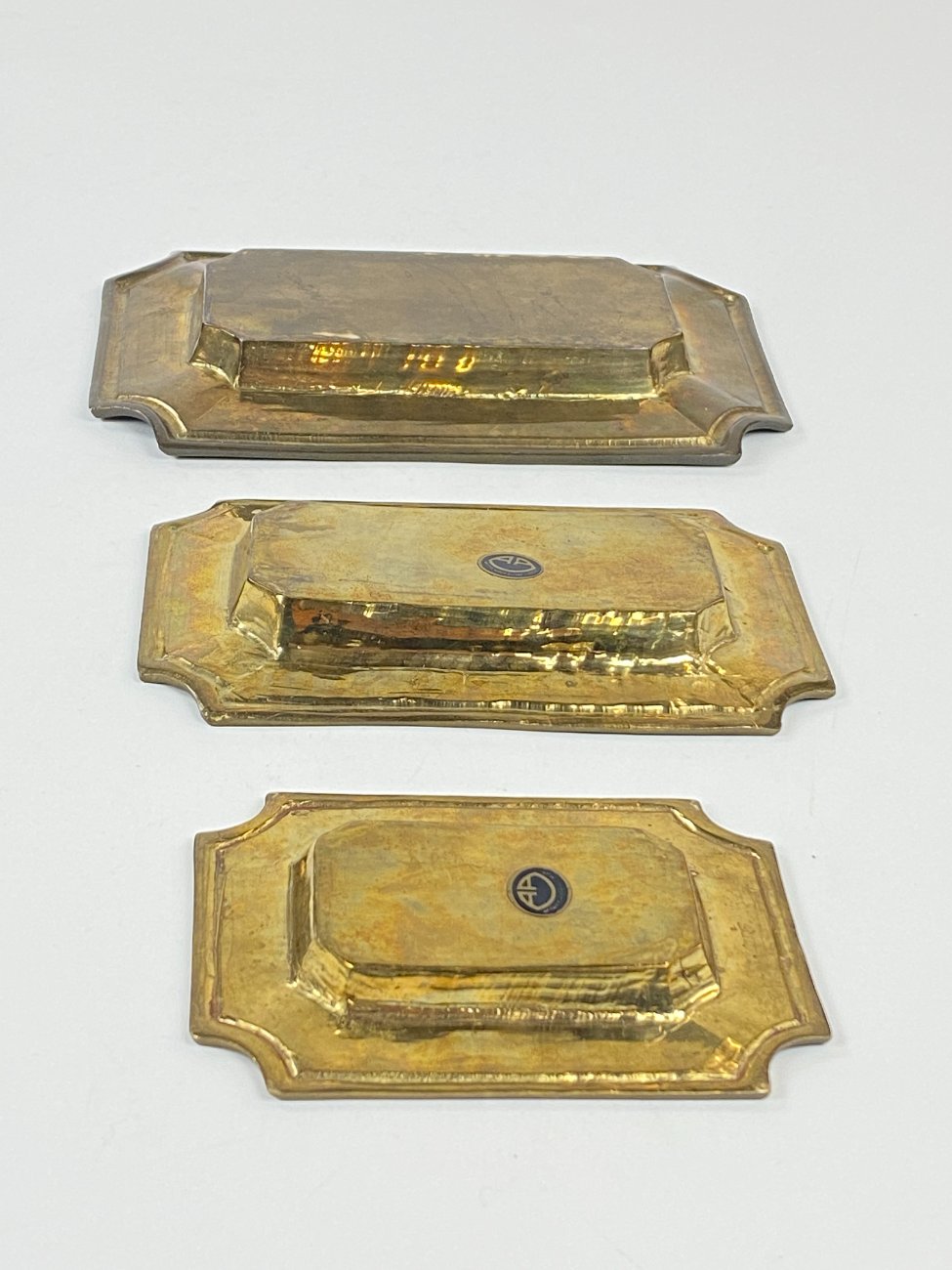 DN0109-lekstes-5 Žalvariniai padėklai 3 vnt. komplektas