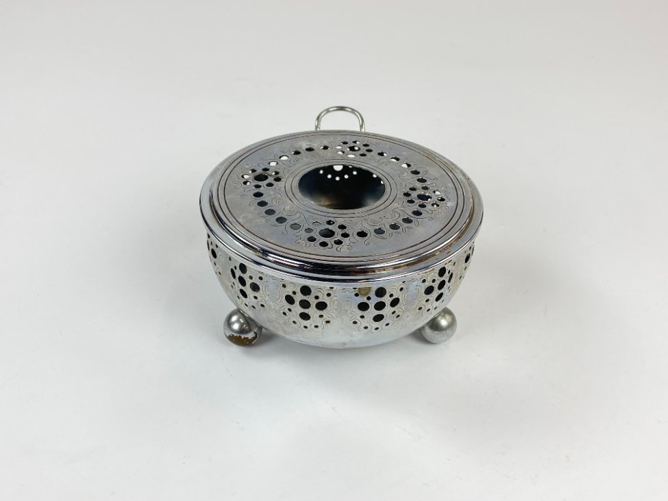 DN0123-stalo-reikmenys-2 Chromuoto žalvario “Nilsjohan” šildymo padėklas 14x17x7,5 cm