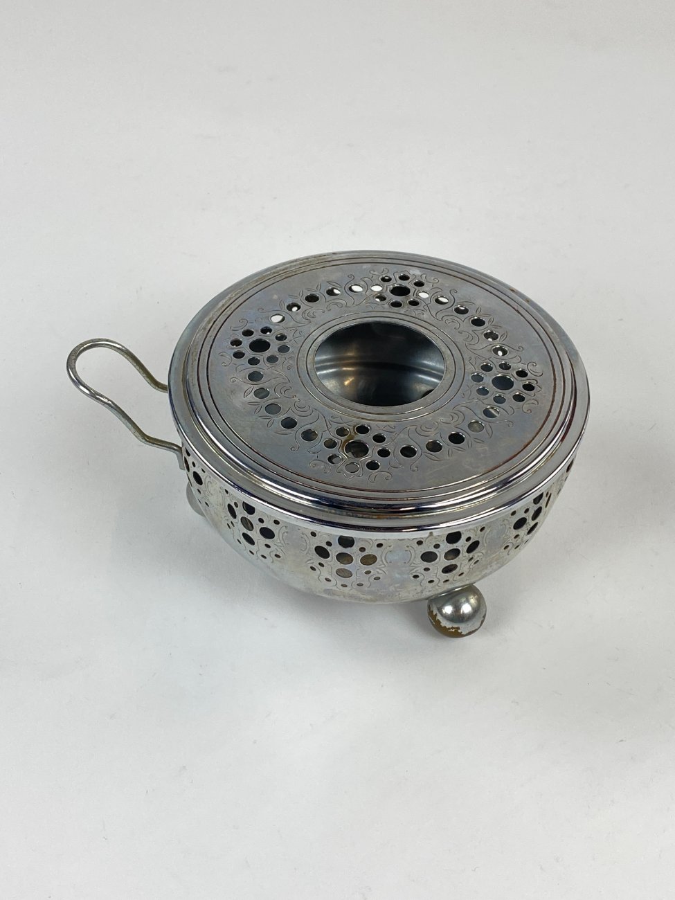 DN0123-stalo-reikmenys-3 Chromuoto žalvario “Nilsjohan” šildymo padėklas 14x17x7,5 cm