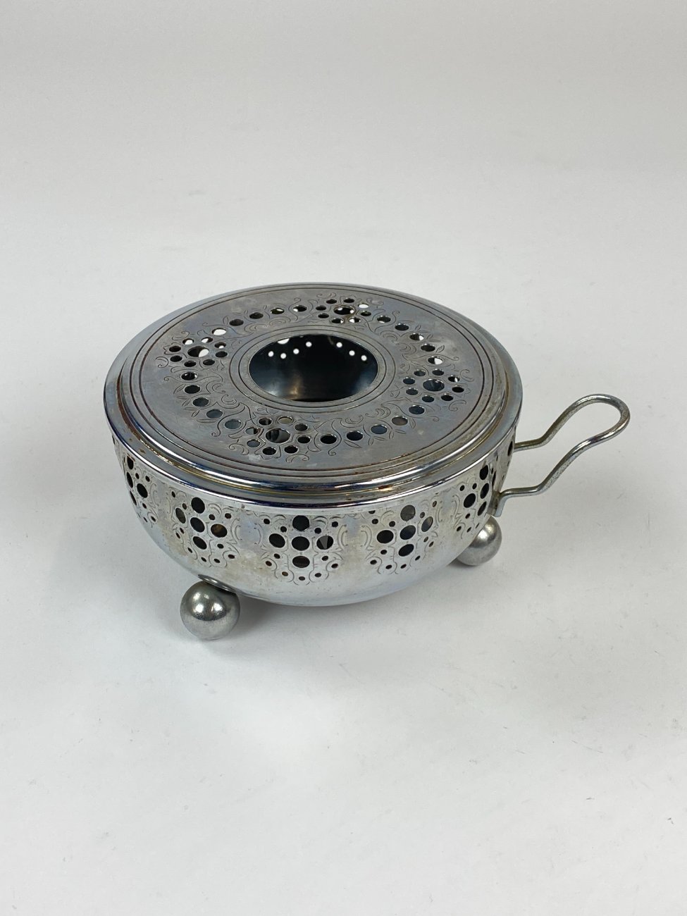 DN0123-stalo-reikmenys-4 Chromuoto žalvario “Nilsjohan” šildymo padėklas 14x17x7,5 cm