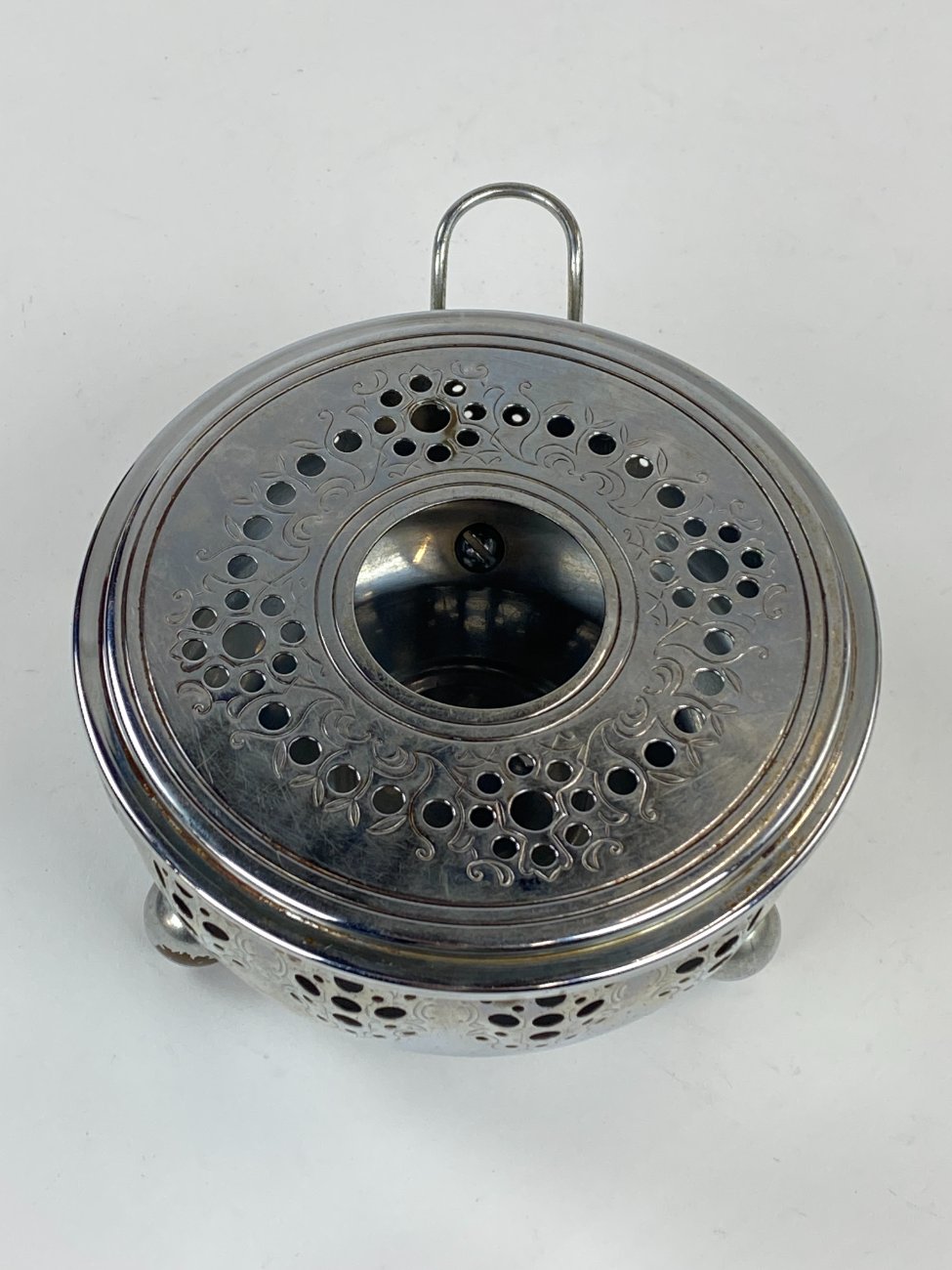 DN0123-stalo-reikmenys-5 Chromuoto žalvario “Nilsjohan” šildymo padėklas 14x17x7,5 cm