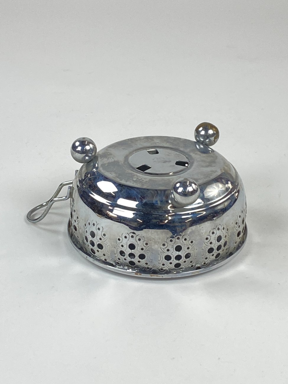 DN0123-stalo-reikmenys-7 Chromuoto žalvario “Nilsjohan” šildymo padėklas 14x17x7,5 cm