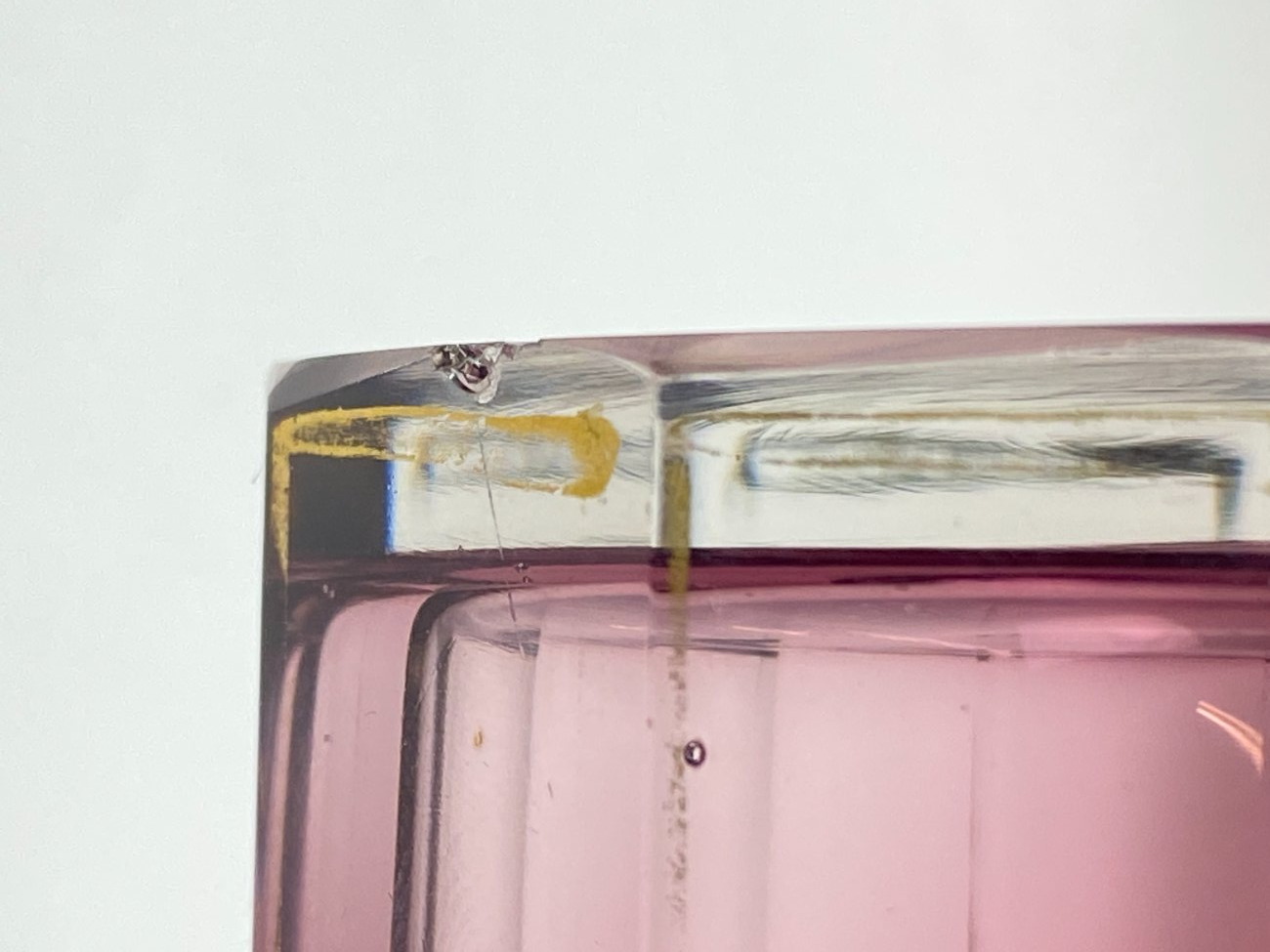 DN0138-kiti-stikliniai-indai-10 Stiklinis kosmetinis indelis su dangteliu 7,5×7,5×8,5 cm