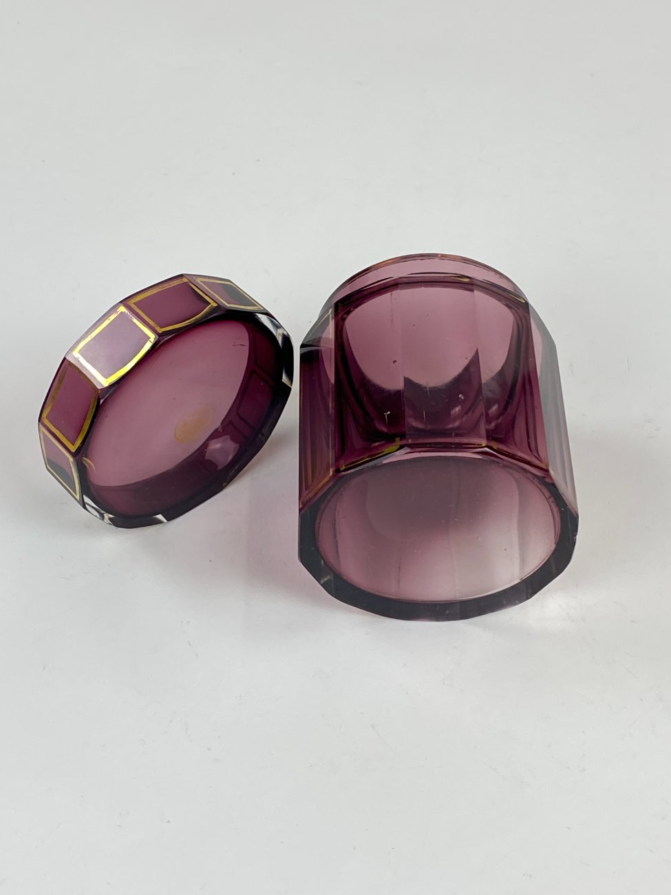 DN0138-kiti-stikliniai-indai-5 Stiklinis kosmetinis indelis su dangteliu 7,5×7,5×8,5 cm