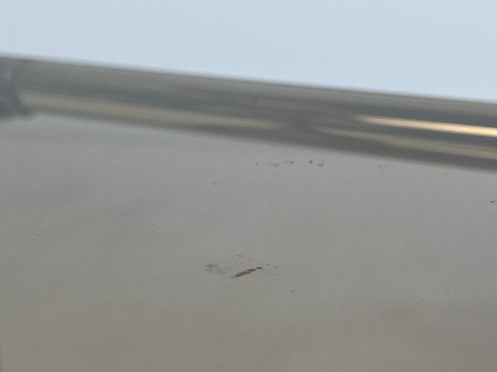 DN0140-lentynos-16 Metalinio rėmo lentyna su stiklo lentynomis ir ratukais 48x83x101 cm