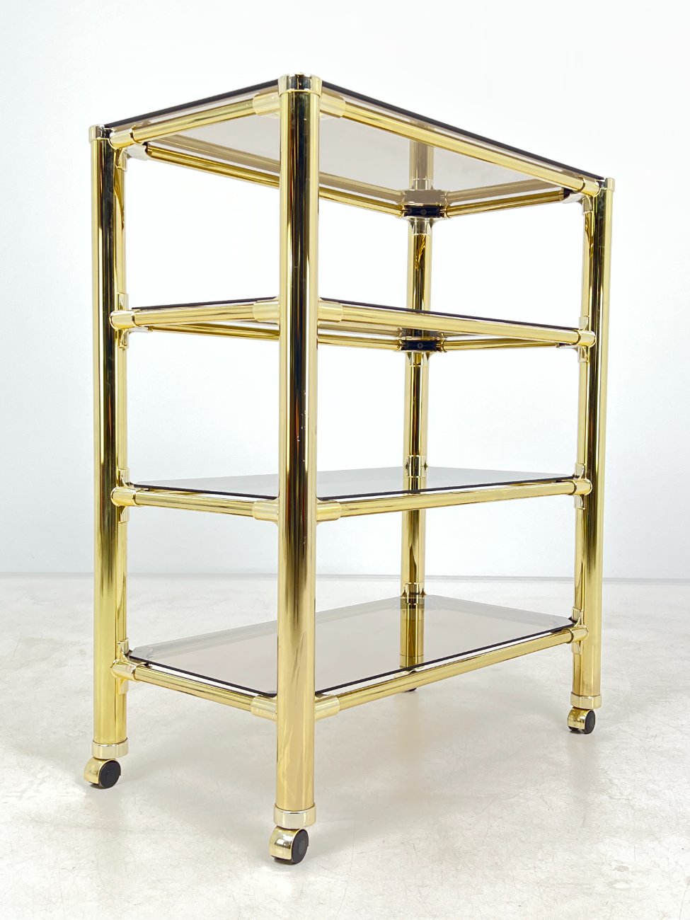 DN0140-lentynos-3 Metalinio rėmo lentyna su stiklo lentynomis ir ratukais 48x83x101 cm