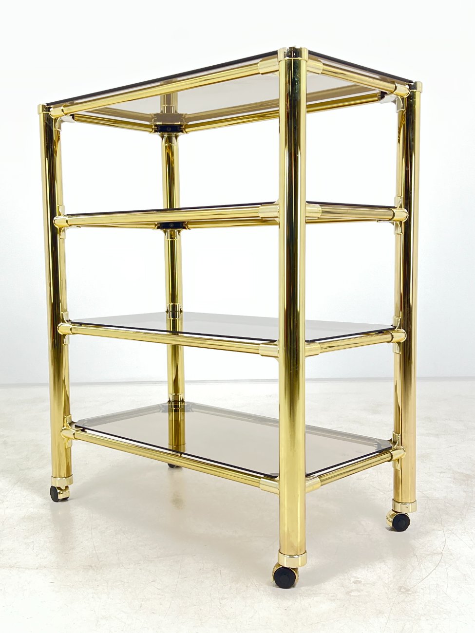 DN0140-lentynos-4 Metalinio rėmo lentyna su stiklo lentynomis ir ratukais 48x83x101 cm