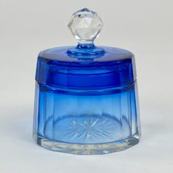 Melsvos spalvos stiklinis kosmetinis indelis su dangteliu 8,5×8,5×10 cm