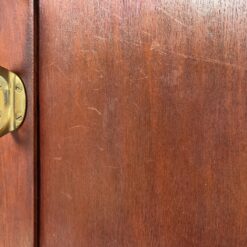 Raudonmedžio prieškambaris su veidrodžiu, kabykla, skėtine 34x135x198 cm