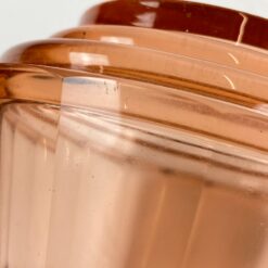 Stiklinis miniatiūrinis rožinės spalvos grafinas 11x11x13 cm