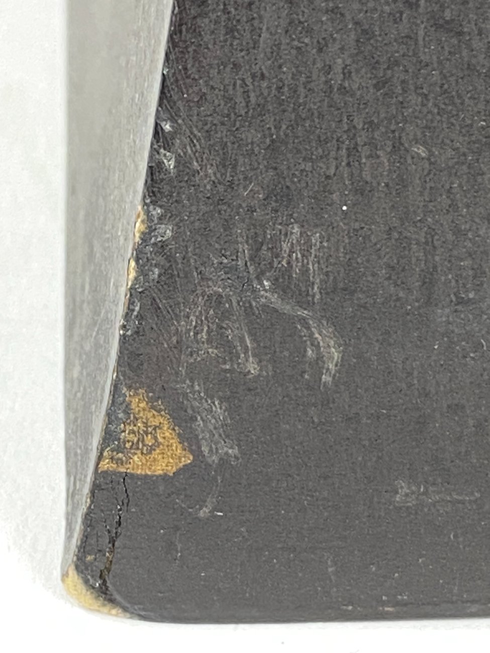 DN0154-dezutes-12 Piramidės formos rytietiška medinė dėžutė 12,5x24x22 cm