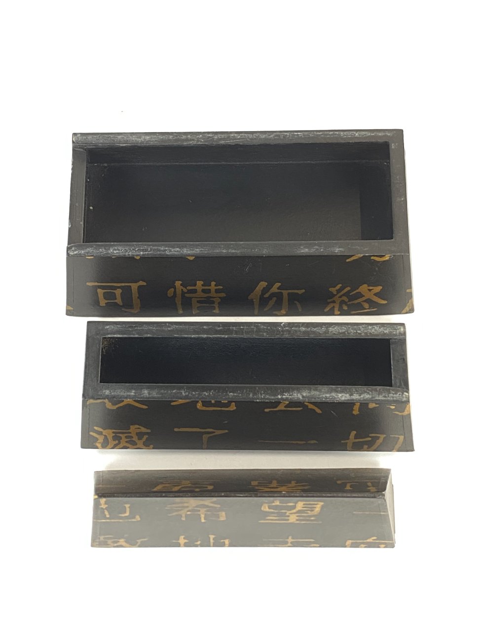 DN0154-dezutes-9 Piramidės formos rytietiška medinė dėžutė 12,5x24x22 cm