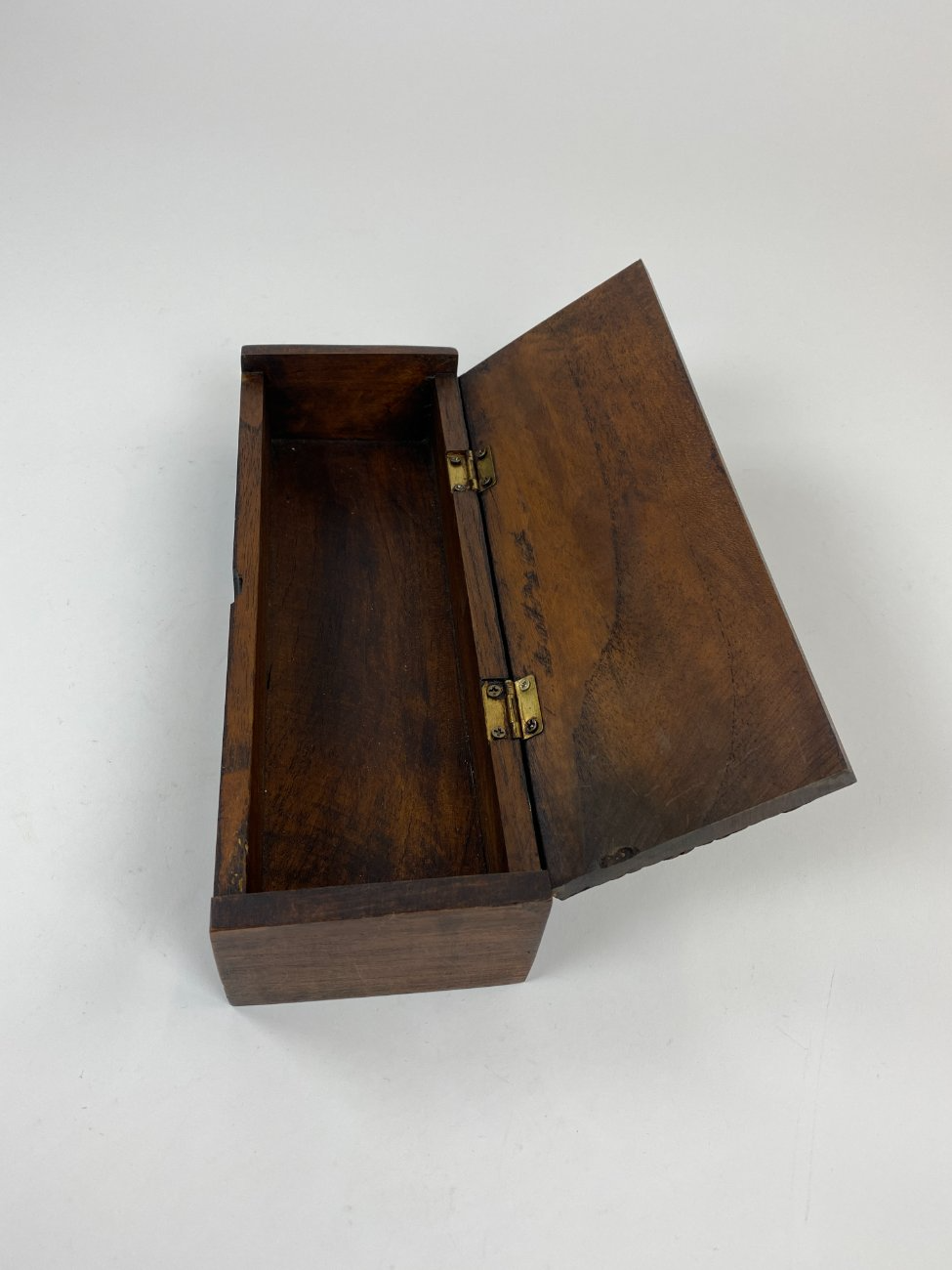 DN0159-dezutes-7 Medinė dėžutė su dramblių atvaizdu 10x29x7,5 cm