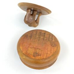 Apvali medinė dėžutė su dramblio figūra 12x12x12 cm