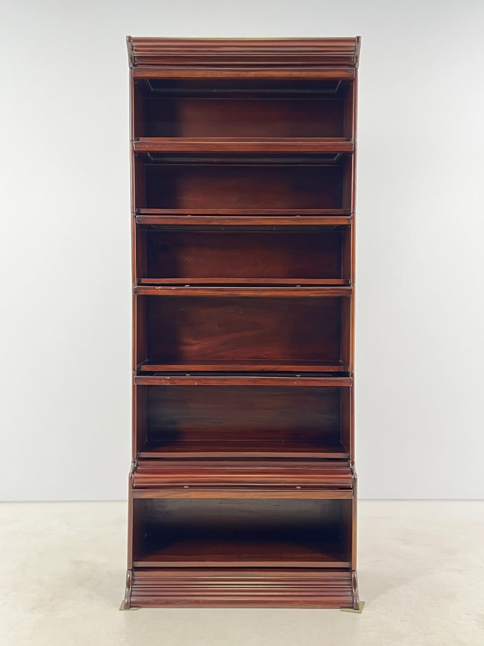 DN0166-knygu-baldai-5 Raudonmedžio šešių dalių knygų spinta 43x86x210 cm