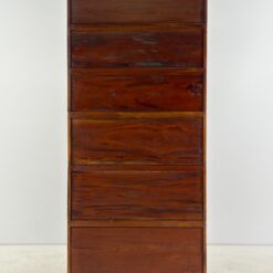 Raudonmedžio šešių dalių knygų spinta 43x86x210 cm