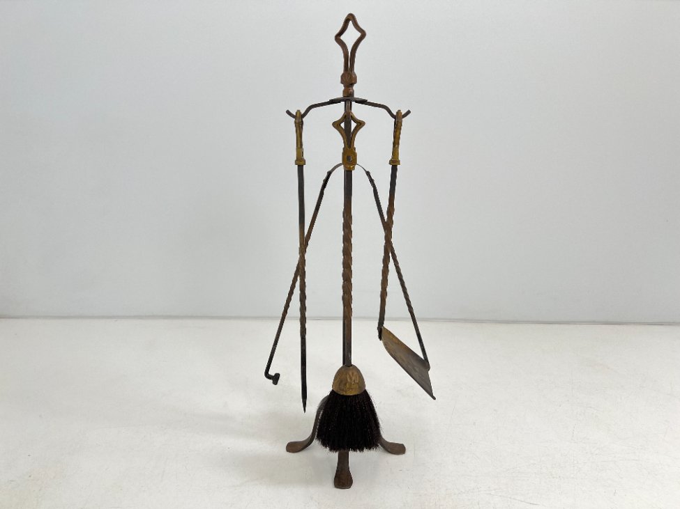 DN0167-zidiniai-krosneles-2 Židinio įrankių komplektas su stovu 36x23x81 cm