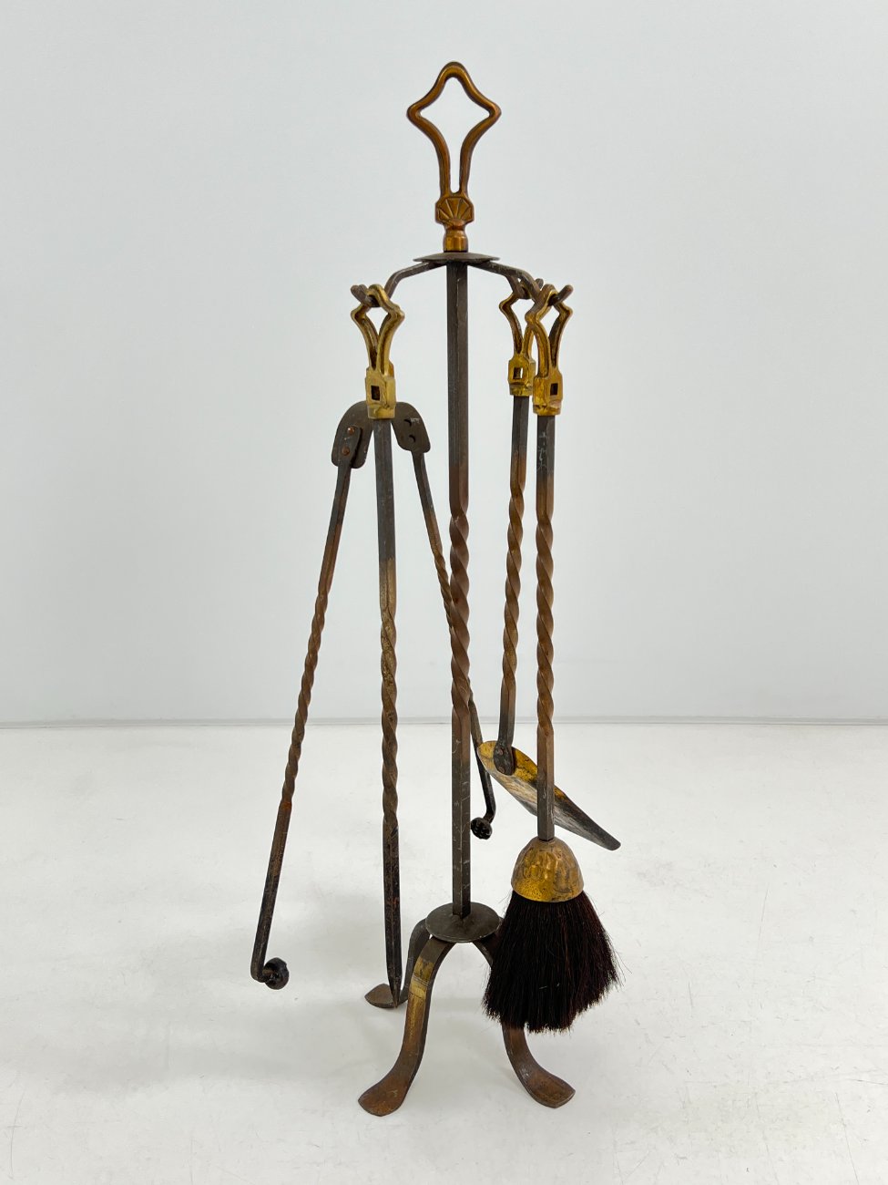 DN0167-zidiniai-krosneles-3 Židinio įrankių komplektas su stovu 36x23x81 cm