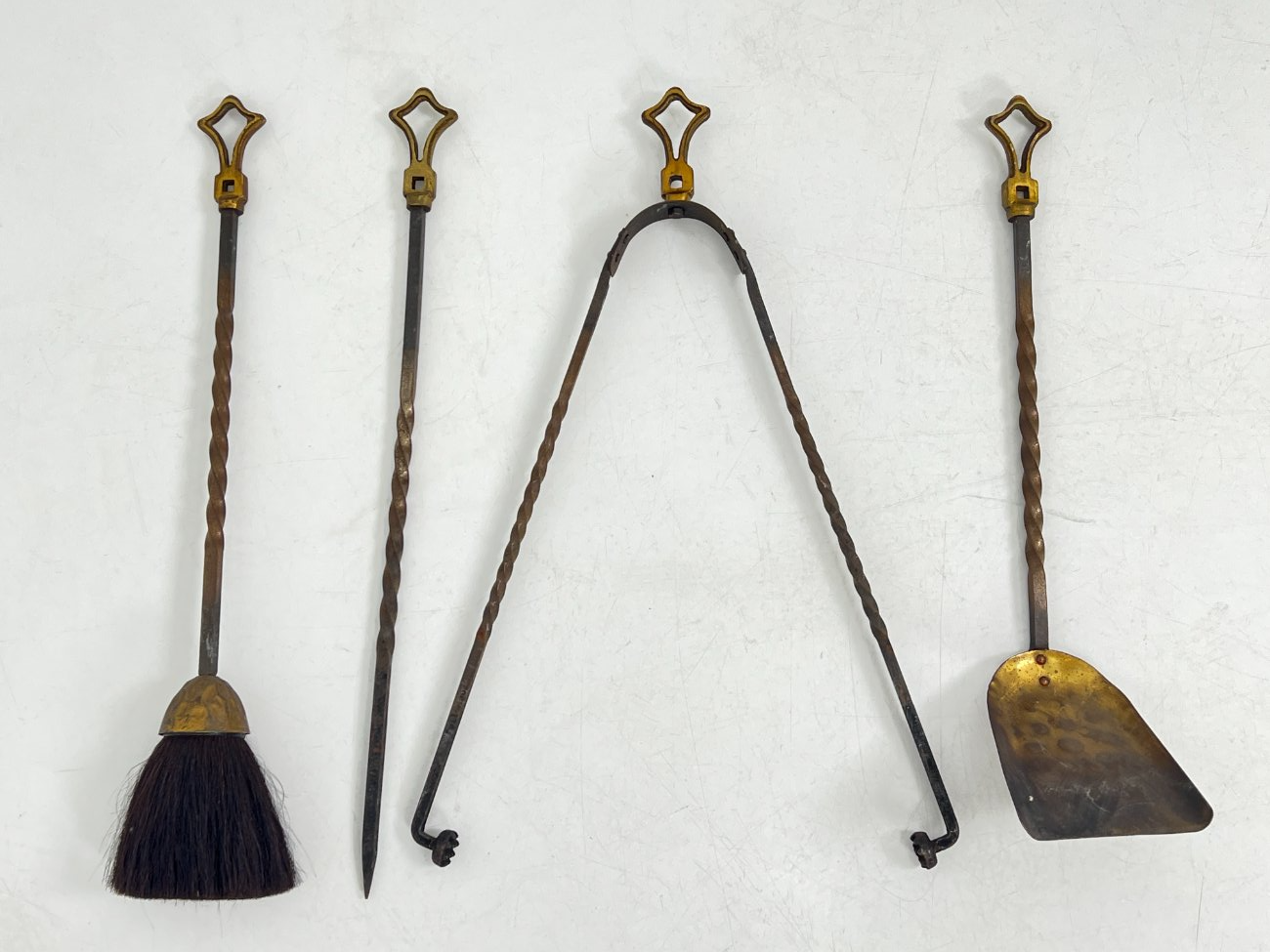 DN0167-zidiniai-krosneles-5 Židinio įrankių komplektas su stovu 36x23x81 cm