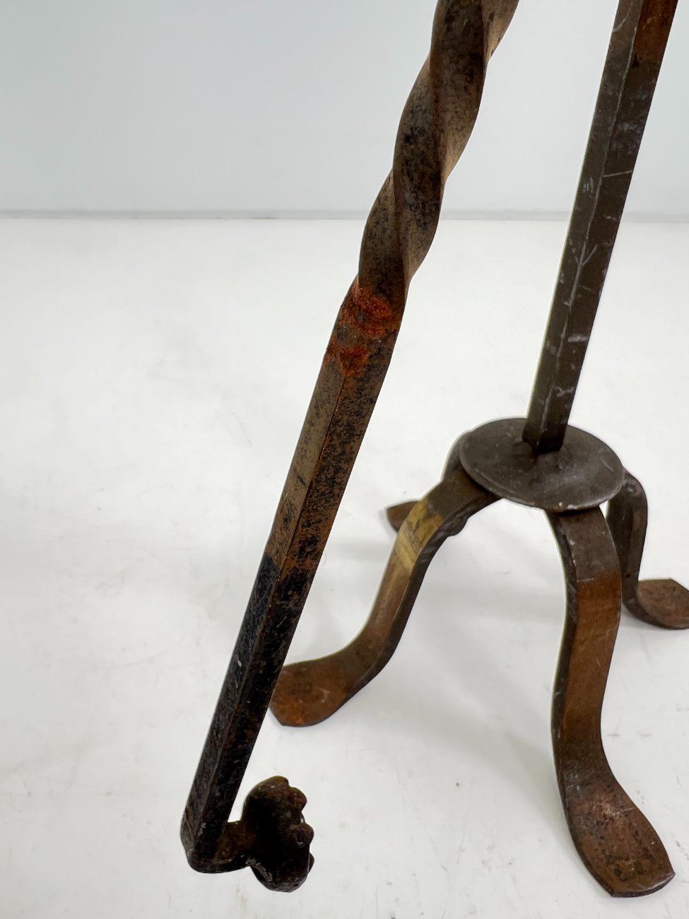 DN0167-zidiniai-krosneles-7 Židinio įrankių komplektas su stovu 36x23x81 cm