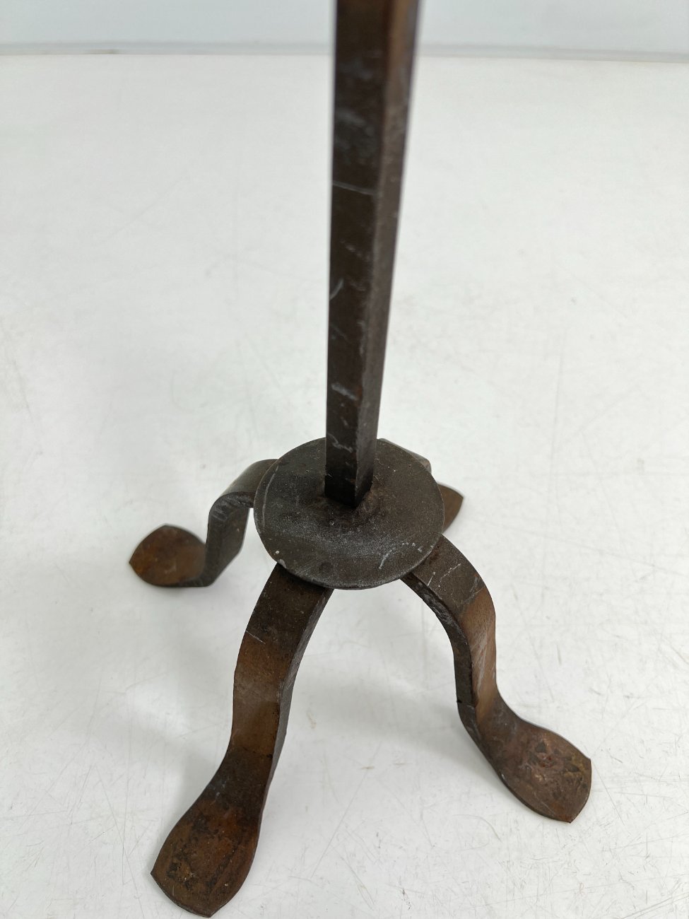 DN0167-zidiniai-krosneles-9 Židinio įrankių komplektas su stovu 36x23x81 cm