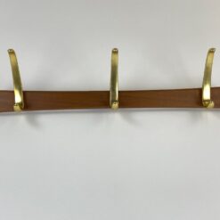 Medinė sieninė kabykla su trijais dvigubais žalvario kabliukais 9x52x14 cm