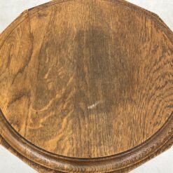 Ąžuolinis staliukas keturiomis tekintomis kojomis 36x36x43 cm