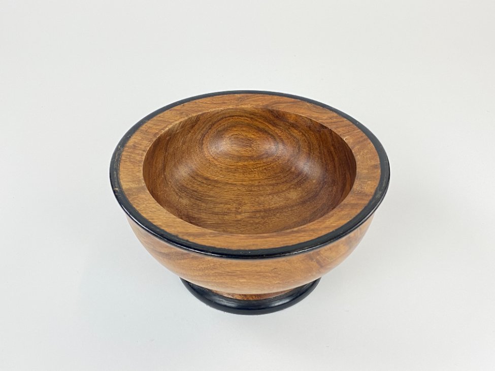DN0182-kiti-indai-2 Apvalus medinis dubuo juodos spalvos apvadais 20x20x10,5 cm