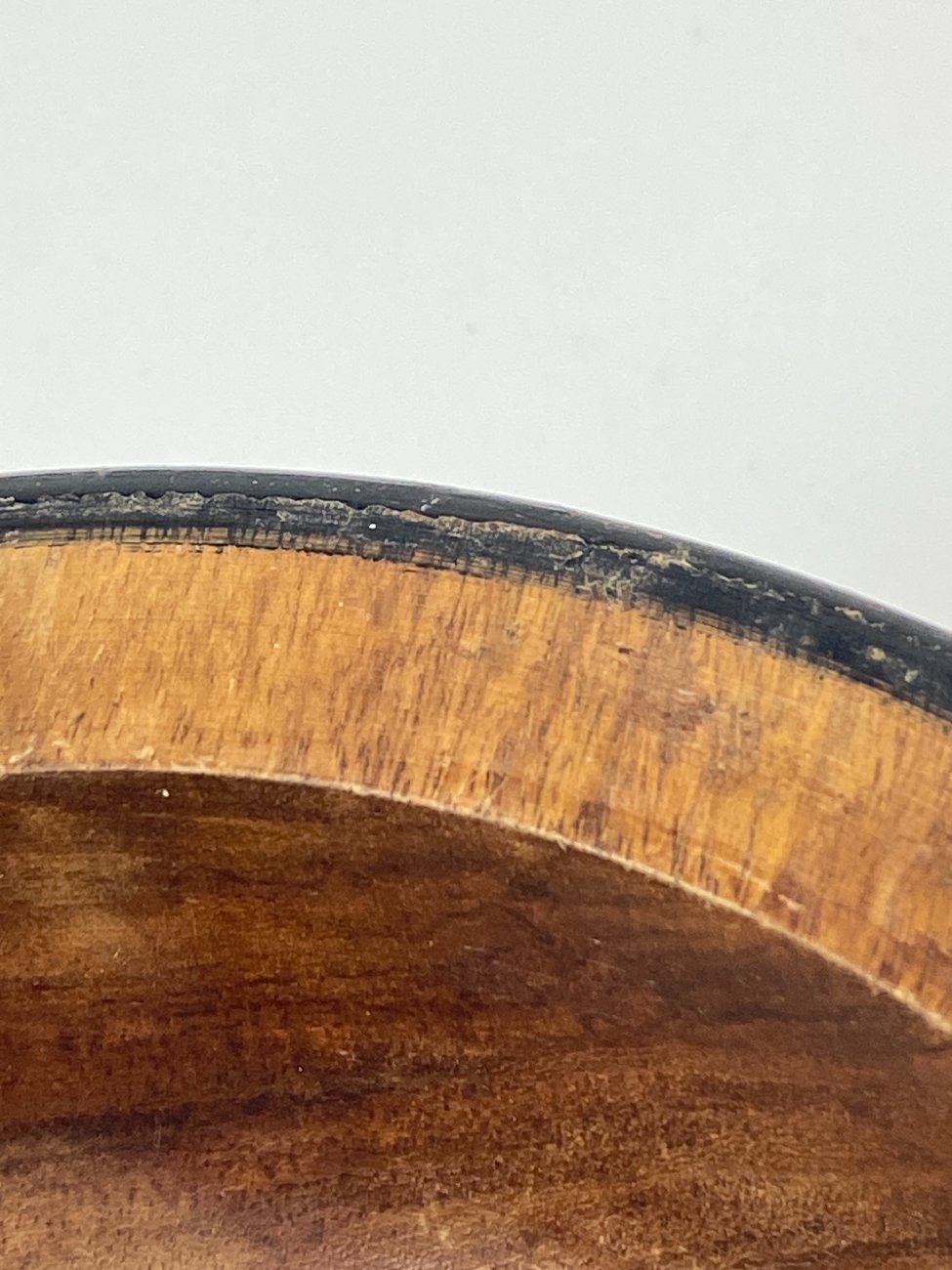 DN0182-kiti-indai-8 Apvalus medinis dubuo juodos spalvos apvadais 20x20x10,5 cm