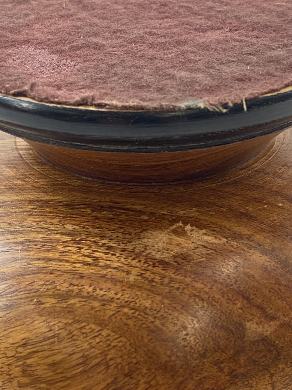 DN0182-kiti-indai-9 Apvalus medinis dubuo juodos spalvos apvadais 20x20x10,5 cm