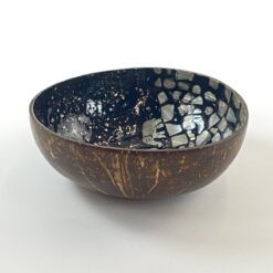 Perlamutru inkrustuotas dubuo iš kokoso kevalo 15,5×15,5×6 cm